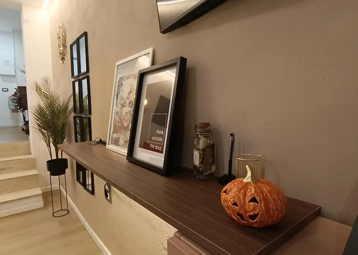 Viva La Vida Hospitality - *